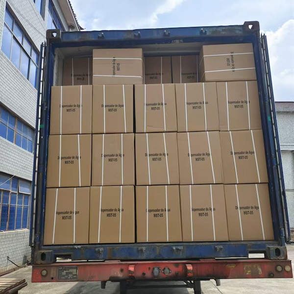 manual water bottle pump loading container manual water bottle pump loading container